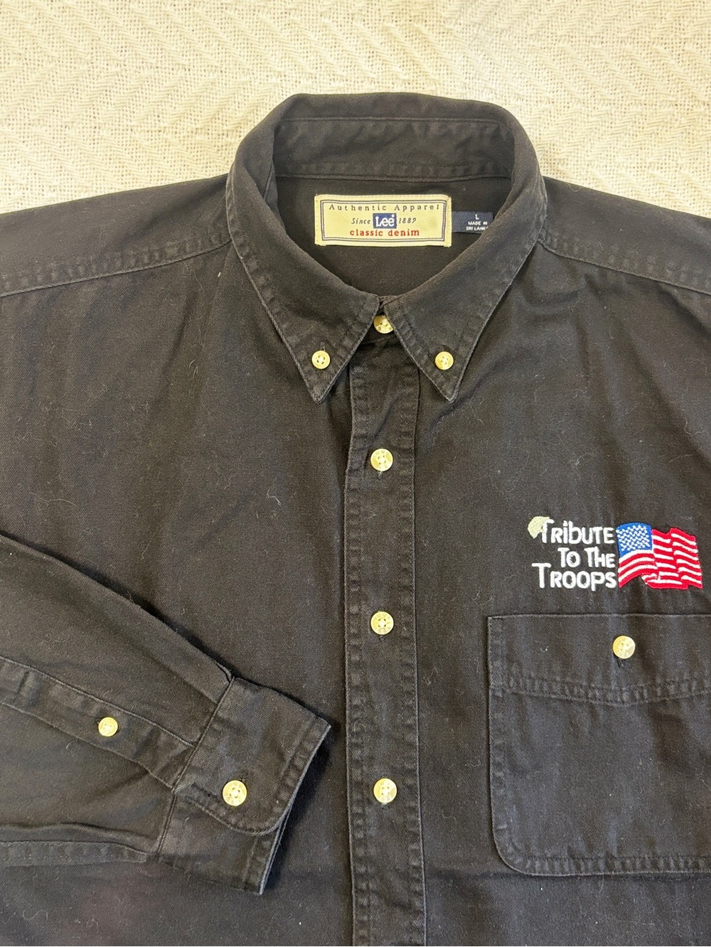 Lee VTG Tribute Troops Black Denim Button Down Shirt Mens L Embroidered USA Flag